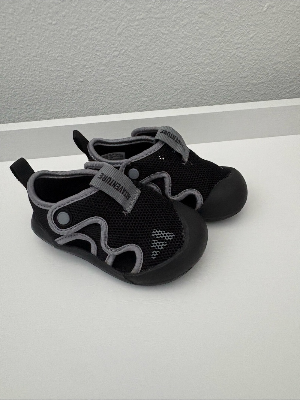 Adidas Todder Shoe - Size 4K